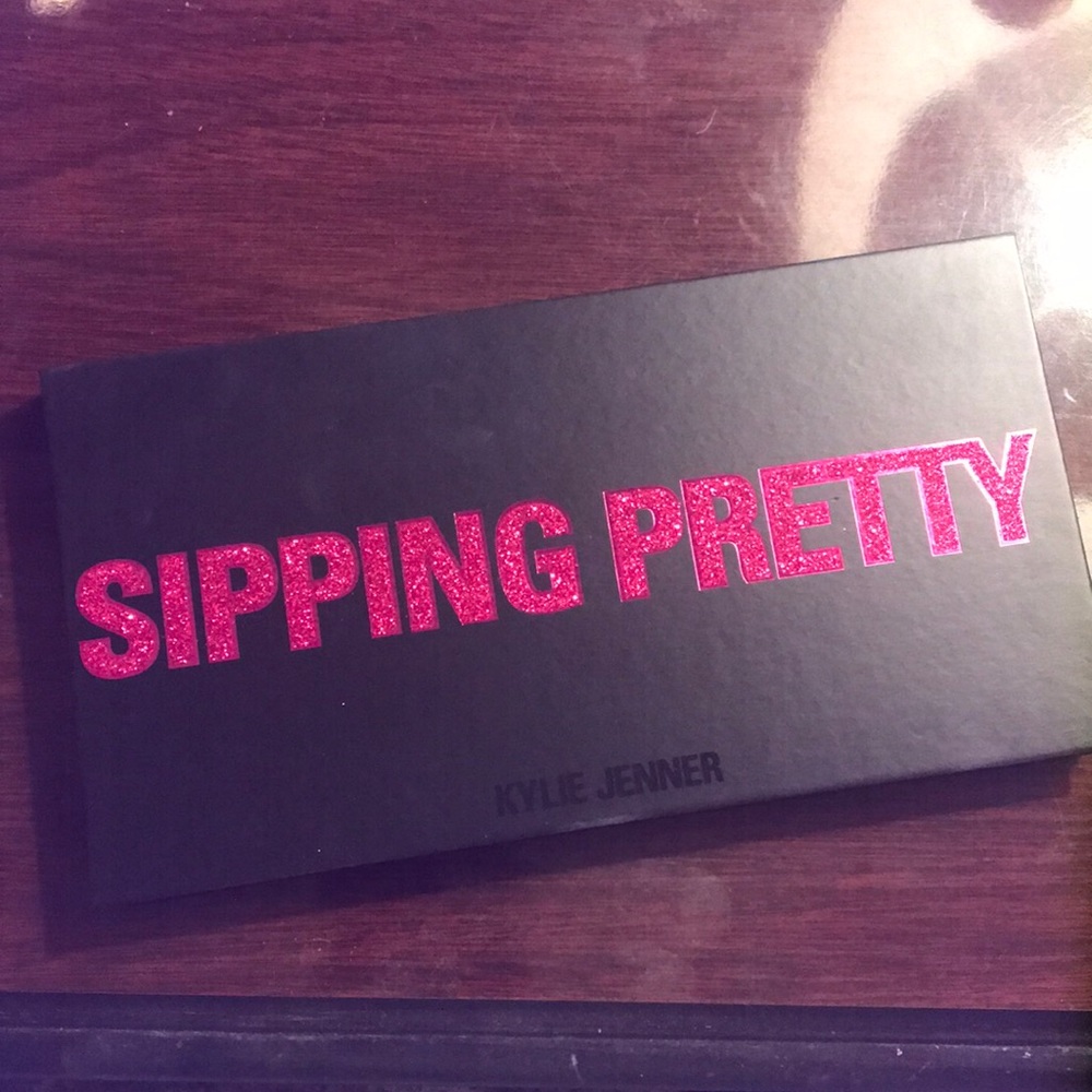 Kylie Cosmetics Sipping Pretty Pallet